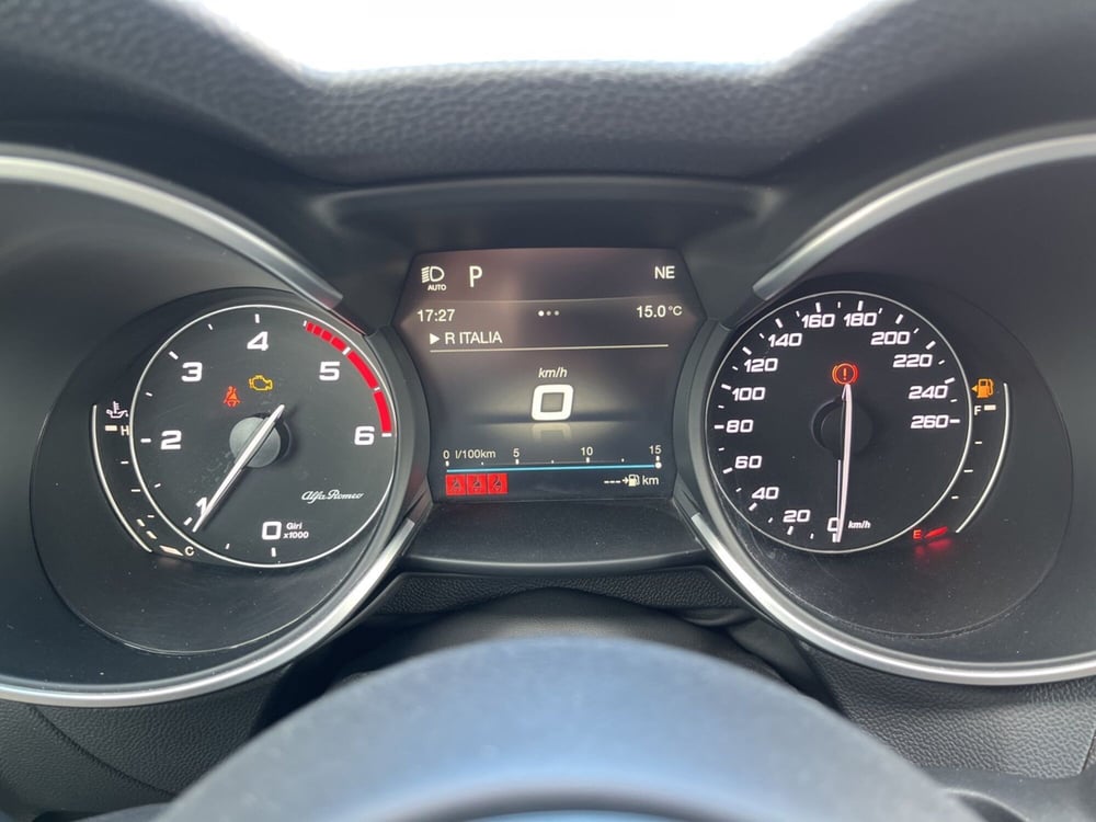 Alfa Romeo Stelvio usata a Ragusa (11)