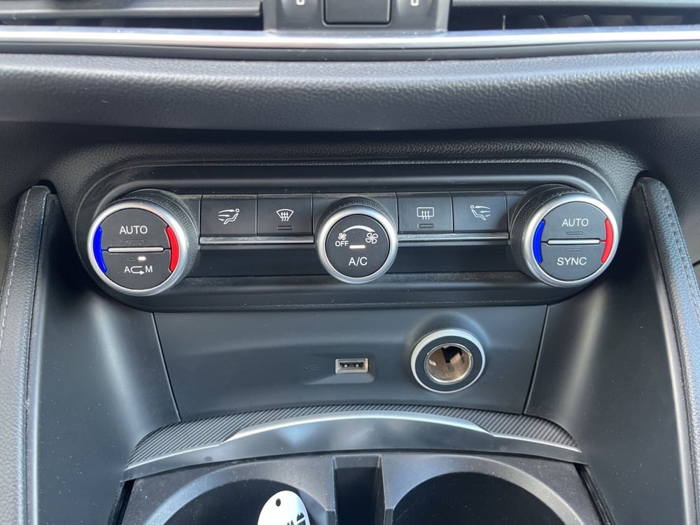 Alfa Romeo Stelvio usata a Ragusa (14)