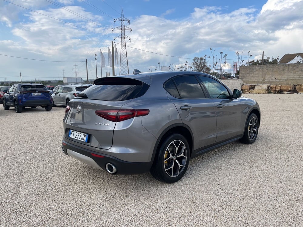 Alfa Romeo Stelvio usata a Ragusa (3)
