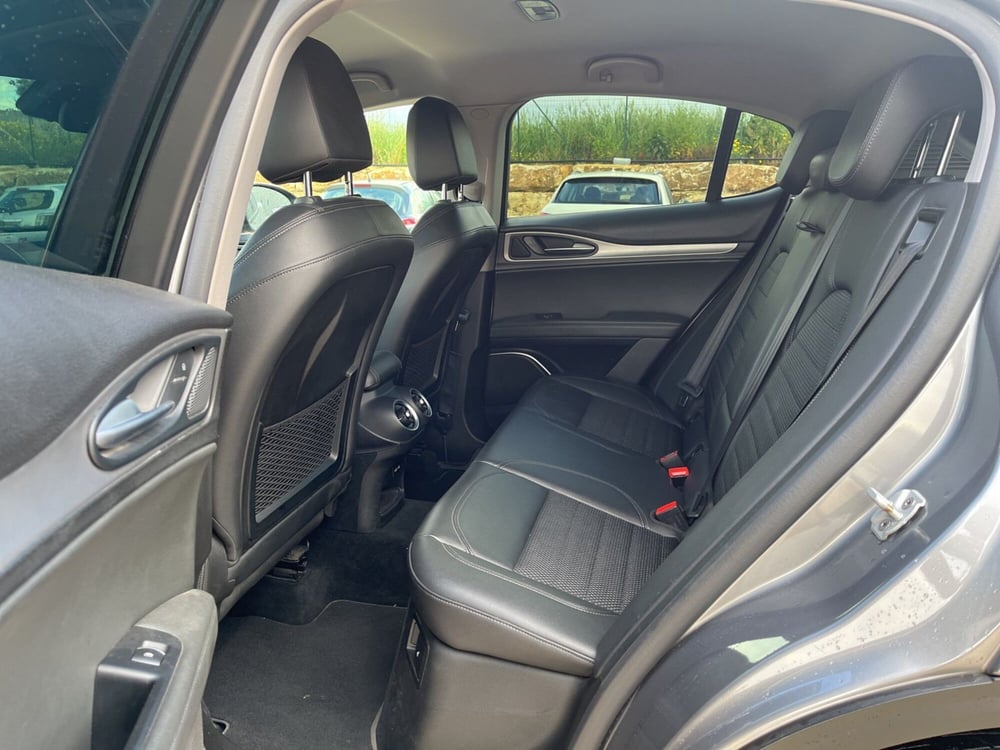 Alfa Romeo Stelvio usata a Ragusa (7)