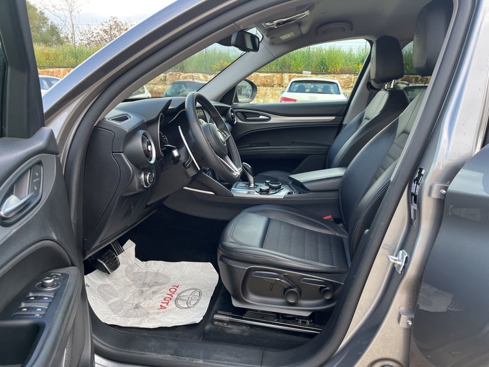 Alfa Romeo Stelvio usata a Ragusa (8)