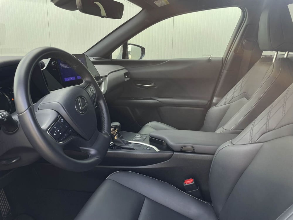 Lexus UX usata a Treviso (11)