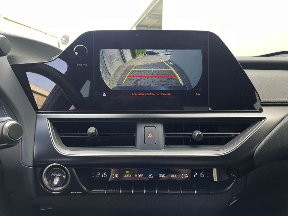 Lexus UX usata a Treviso (14)
