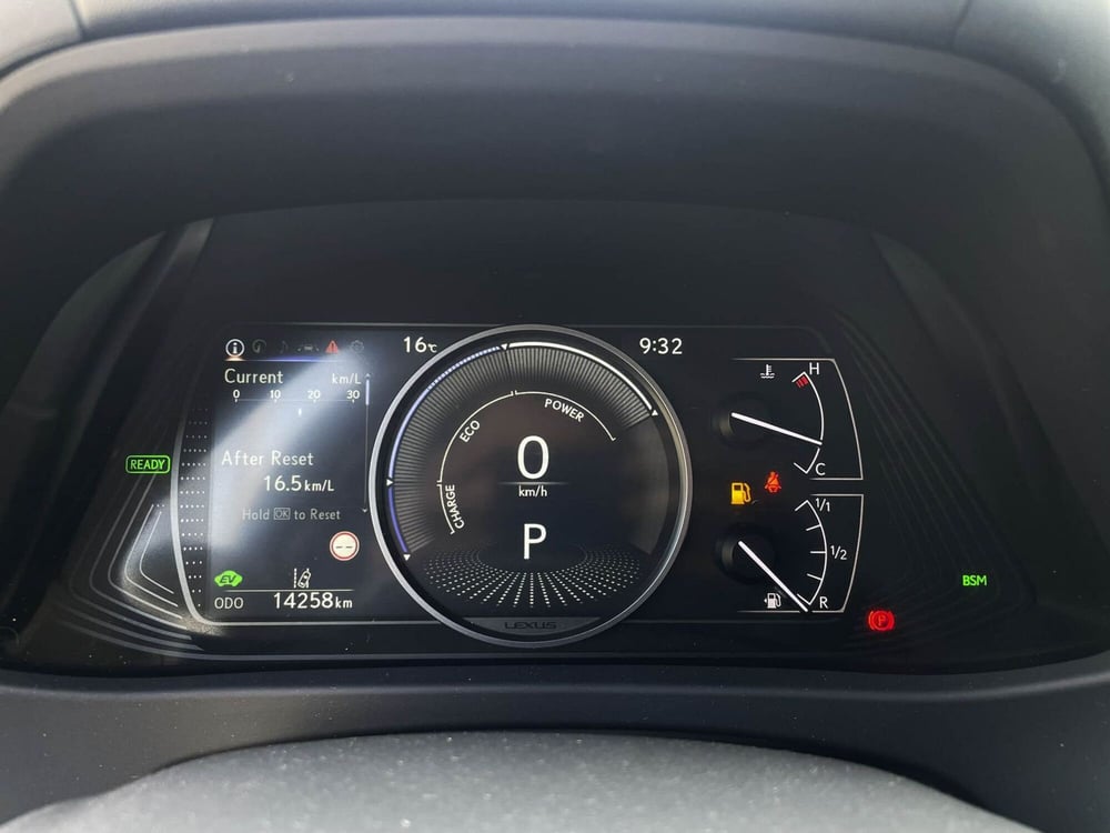 Lexus UX usata a Treviso (17)