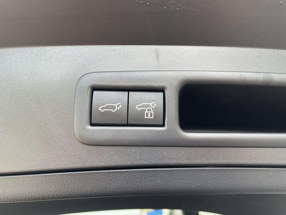 Lexus UX usata a Treviso (18)