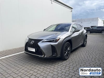 Lexus UX Hybrid F Sport del 2020 usata a Montebelluna