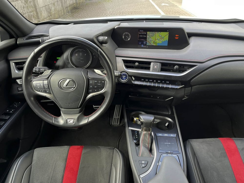 Lexus UX usata a Treviso (14)