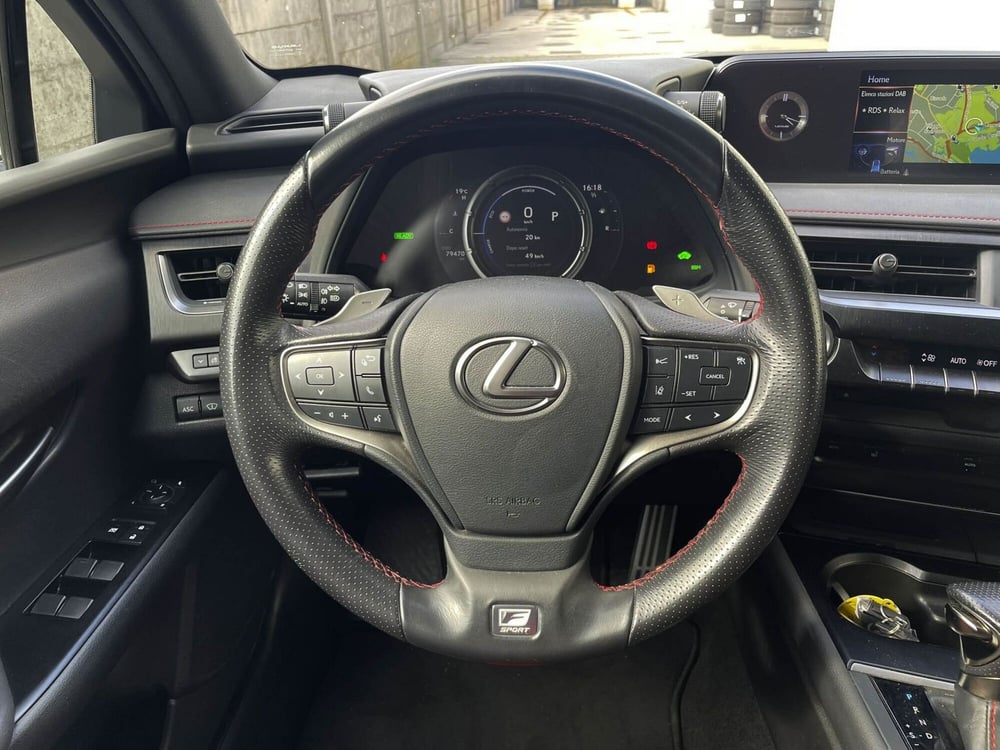 Lexus UX usata a Treviso (16)
