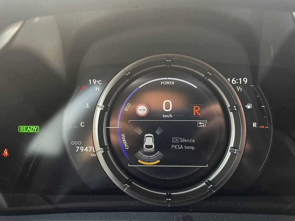 Lexus UX usata a Treviso (17)