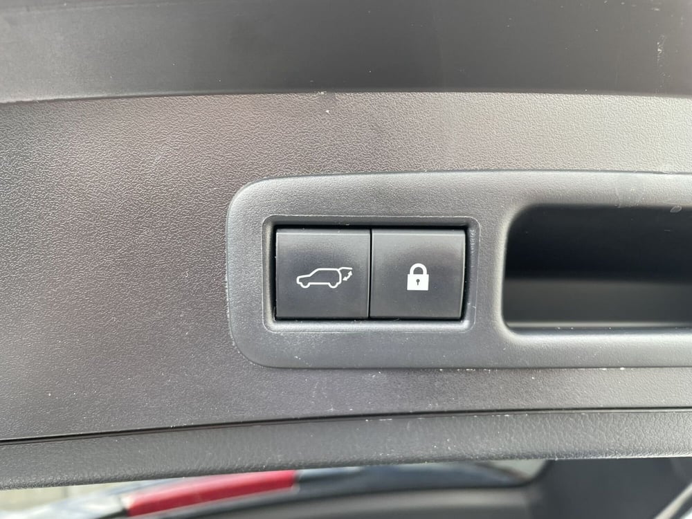 Lexus UX usata a Treviso (8)