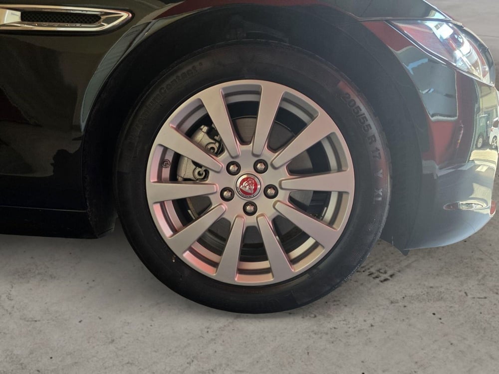 Jaguar XE usata a Pistoia (10)