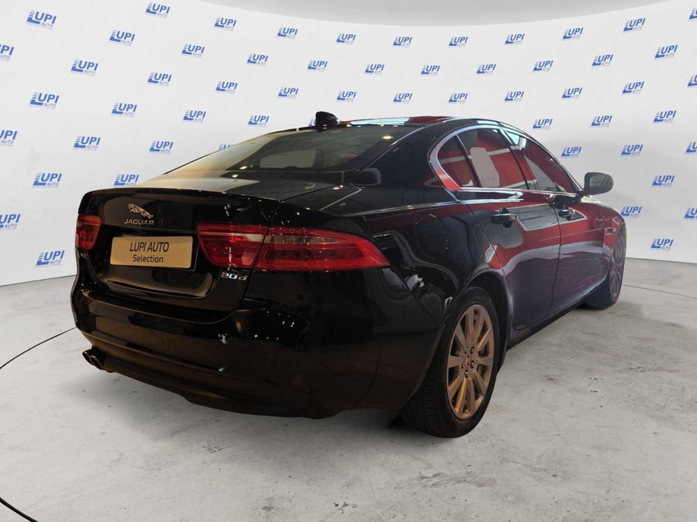 Jaguar XE usata a Pistoia (7)