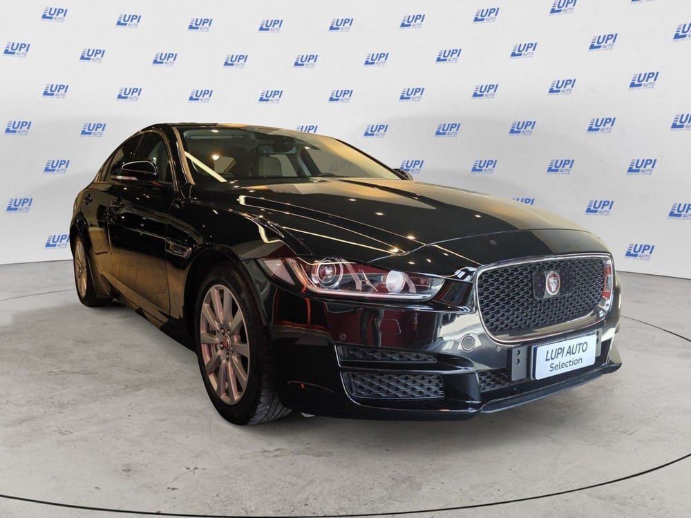 Jaguar XE usata a Pistoia (8)
