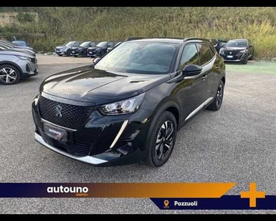 Peugeot 2008 motore elettrico 136 CV Allure Pack del 2021 usata a Casoria