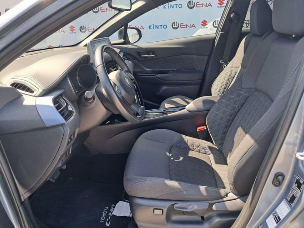 Toyota Toyota C-HR usata a Cagliari (12)