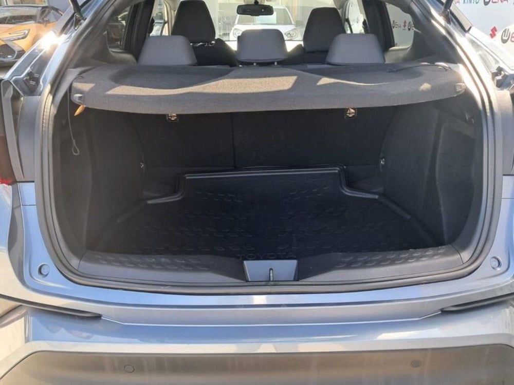 Toyota Toyota C-HR usata a Cagliari (9)