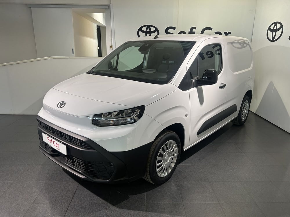 Toyota Proace City nuova a Milano