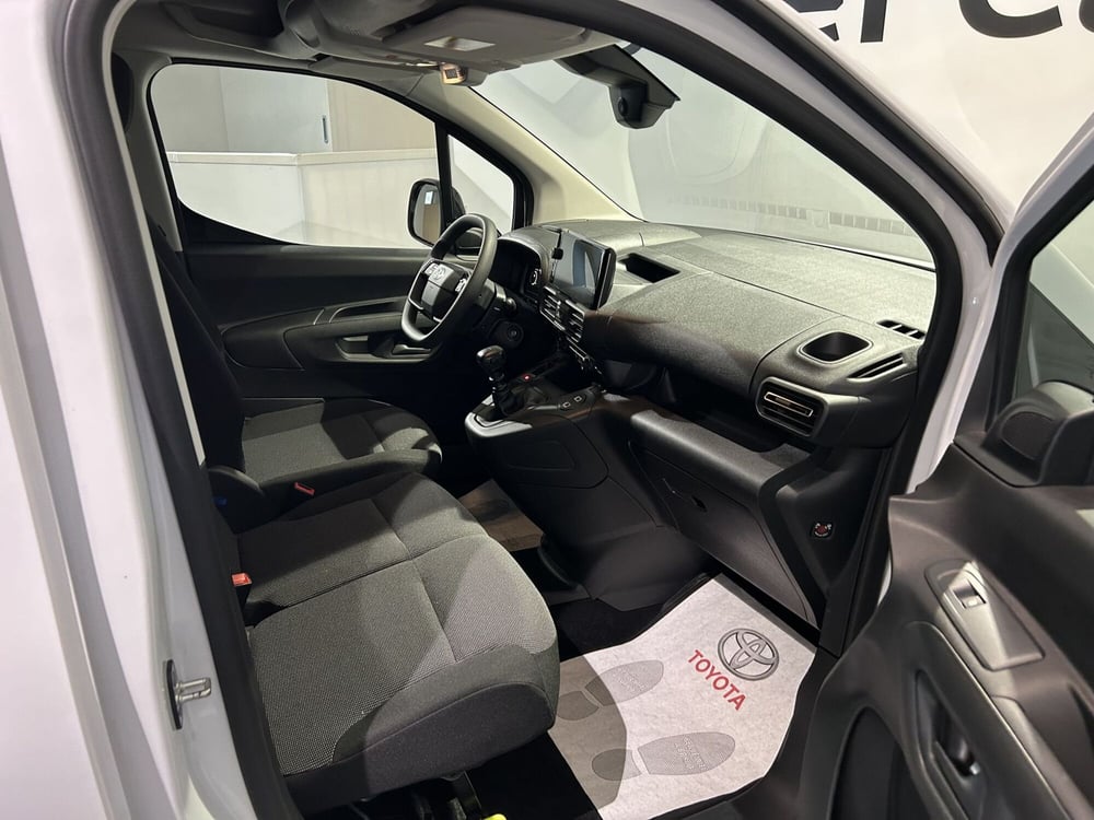 Toyota Proace City nuova a Milano (12)