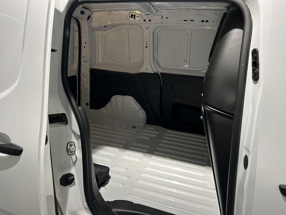 Toyota Proace City nuova a Milano (13)