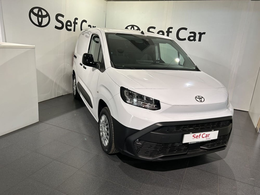 Toyota Proace City nuova a Milano (3)