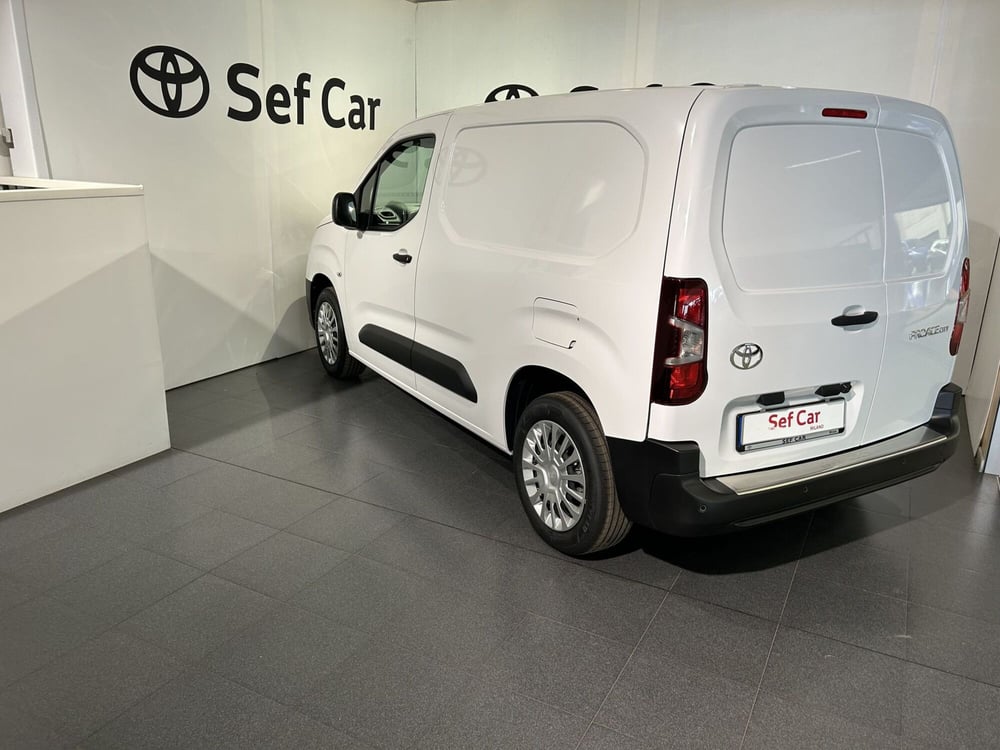 Toyota Proace City nuova a Milano (5)