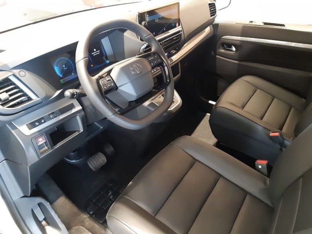Toyota Proace Verso nuova a Vicenza (9)