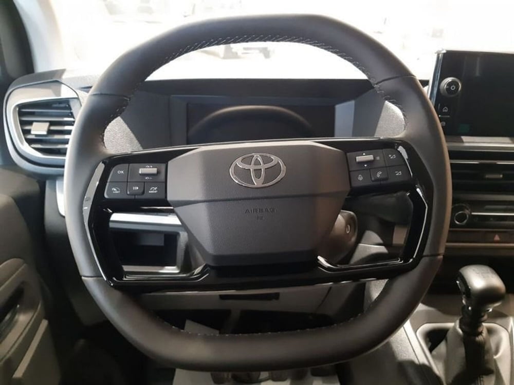 Toyota Proace Verso nuova a Vicenza (4)