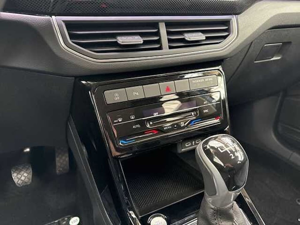 Volkswagen T-Cross nuova a Napoli (19)