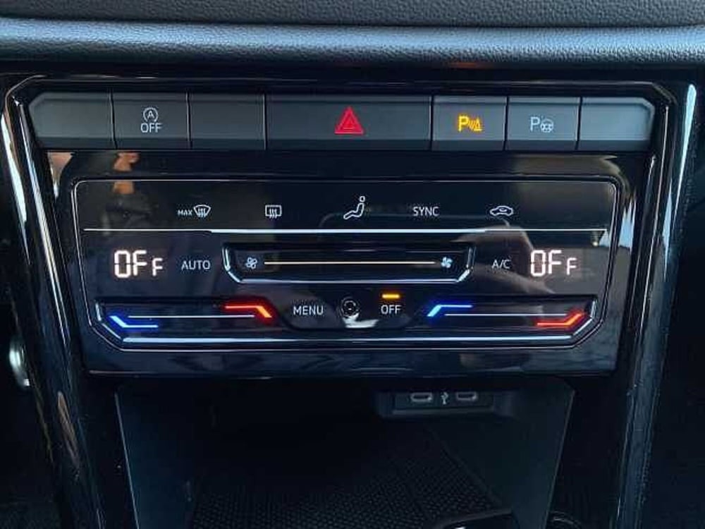 Volkswagen T-Roc nuova a Napoli (16)