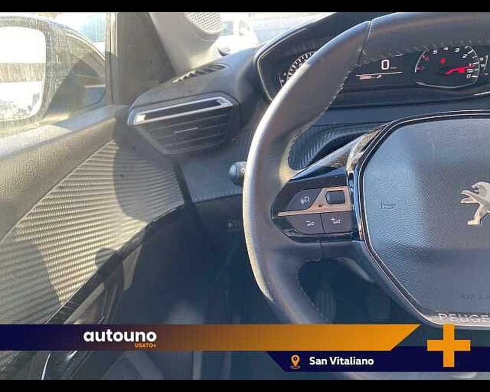 Peugeot 208 usata a Napoli (13)