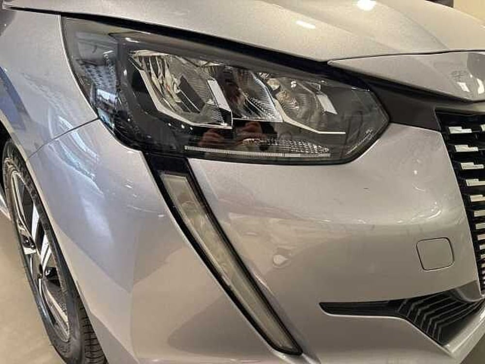 Peugeot 208 usata a Napoli (9)