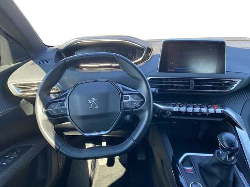 Peugeot 5008 usata a Napoli (10)