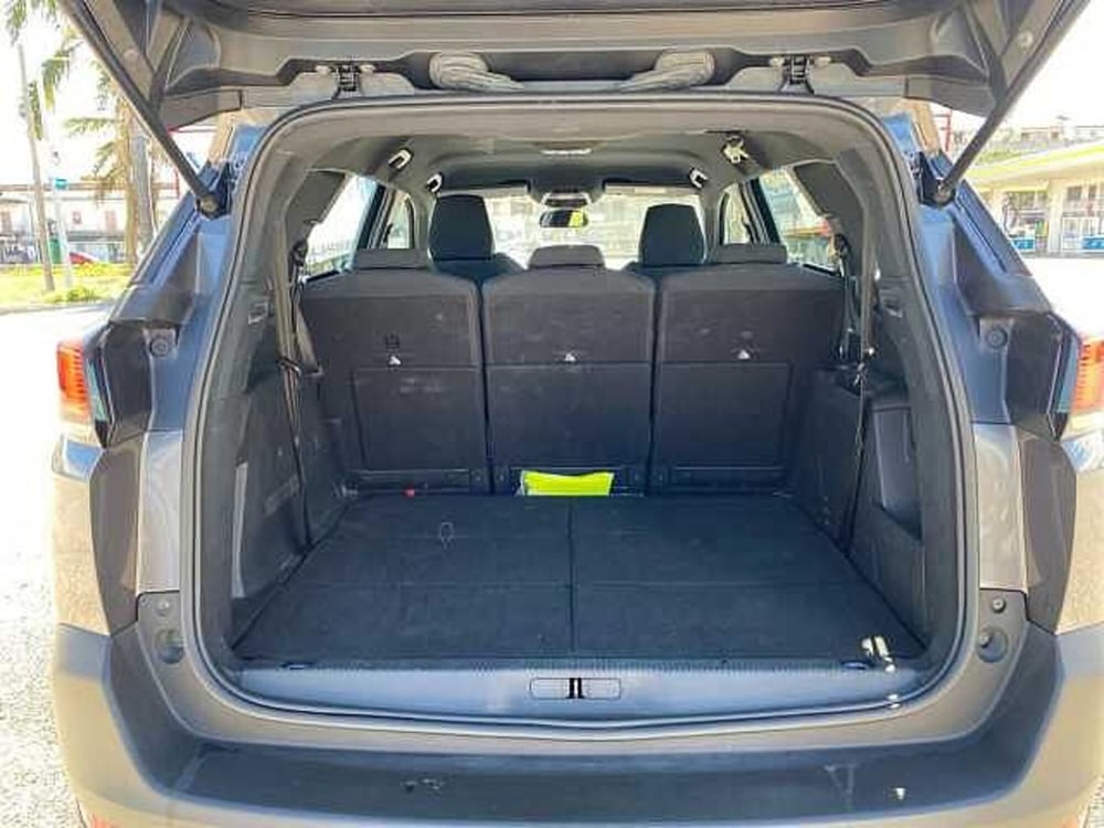 Peugeot 5008 usata a Napoli (17)