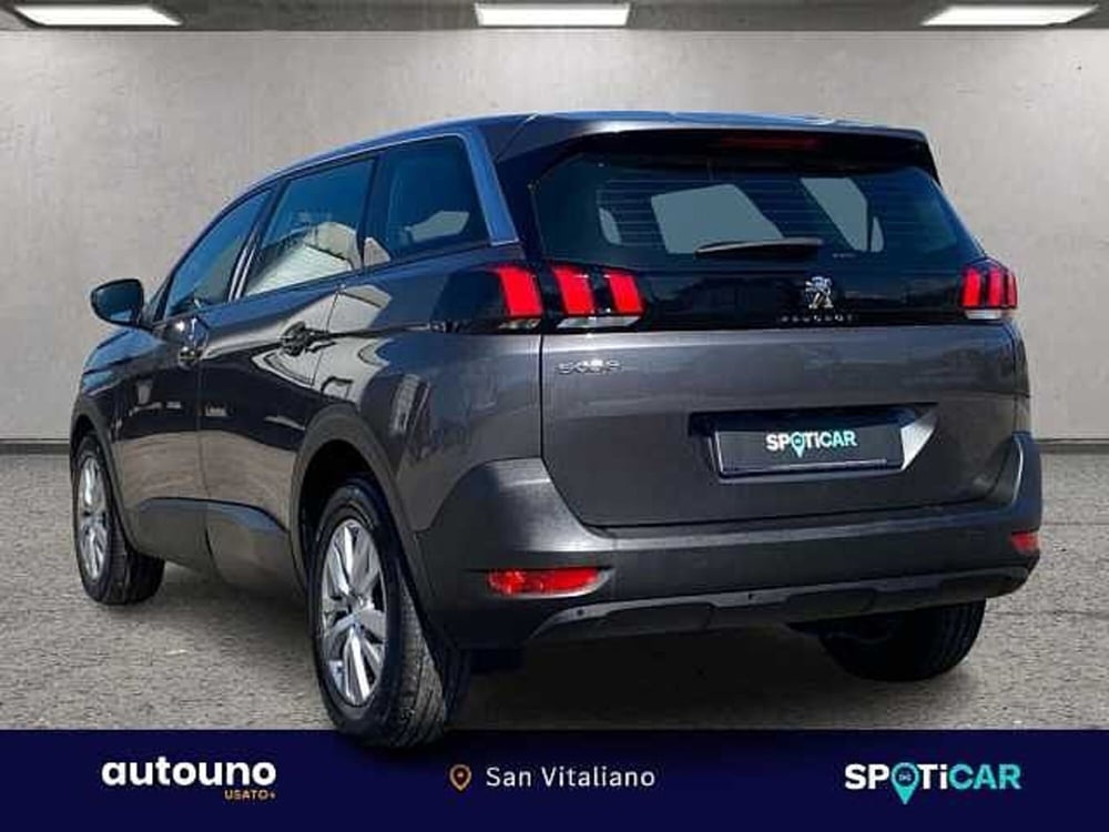 Peugeot 5008 usata a Napoli (3)