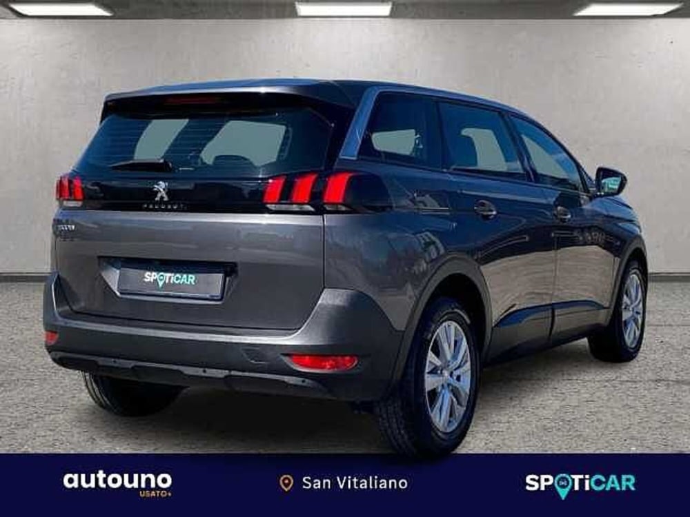 Peugeot 5008 usata a Napoli (5)