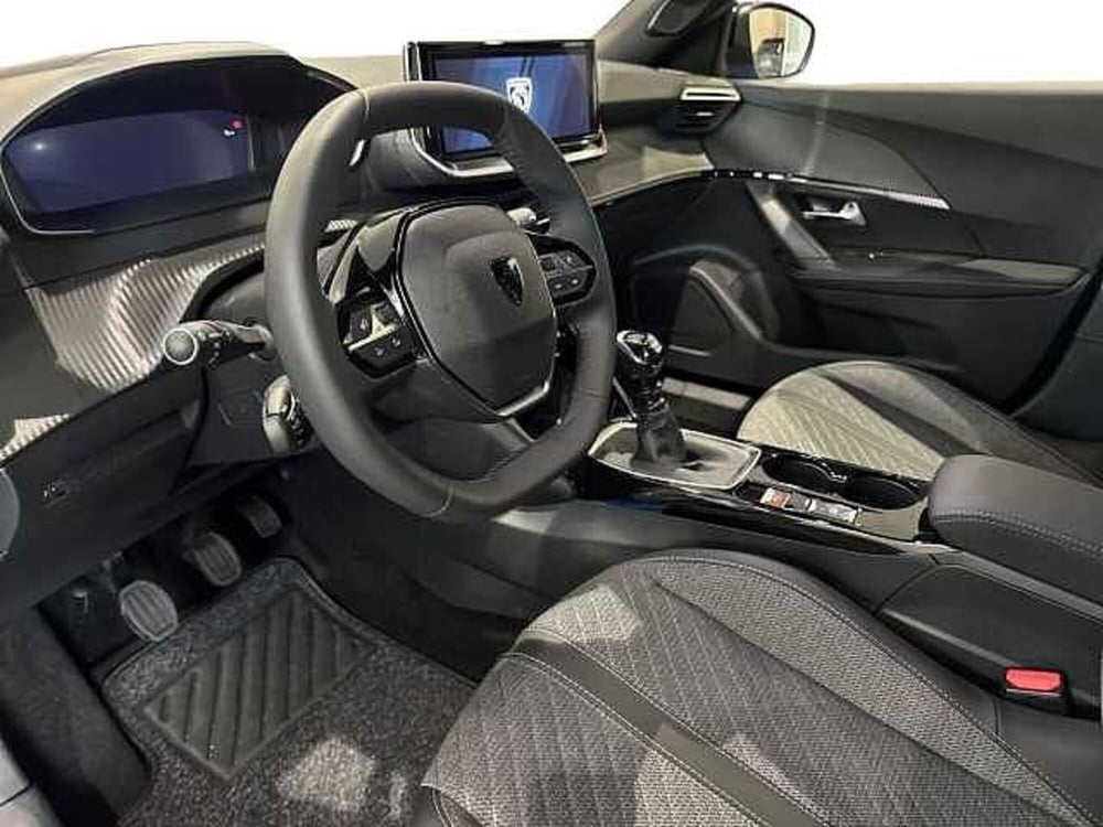 Peugeot 2008 nuova a Napoli (9)