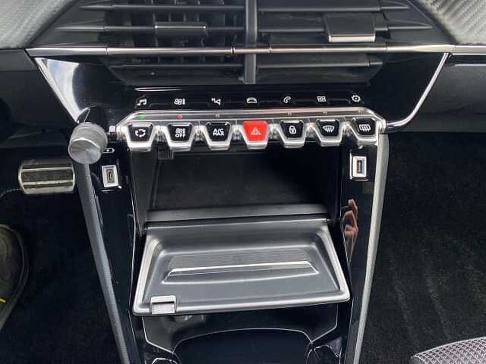 Peugeot 208 usata a Napoli (16)