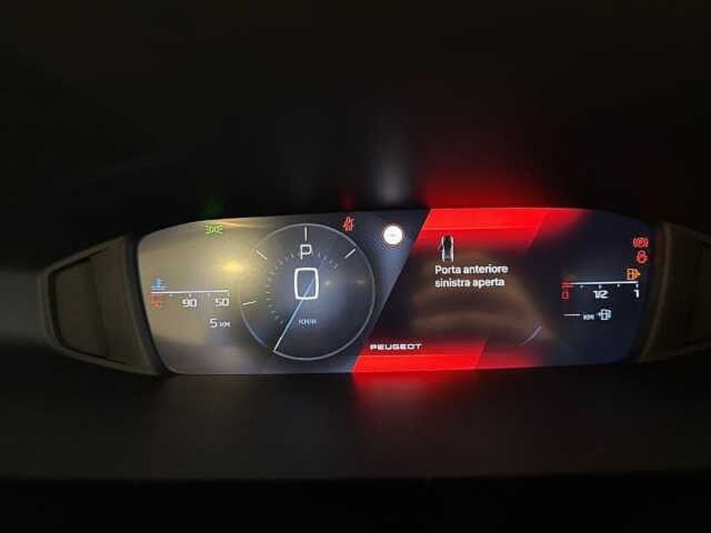 Peugeot 408 nuova a Napoli (10)