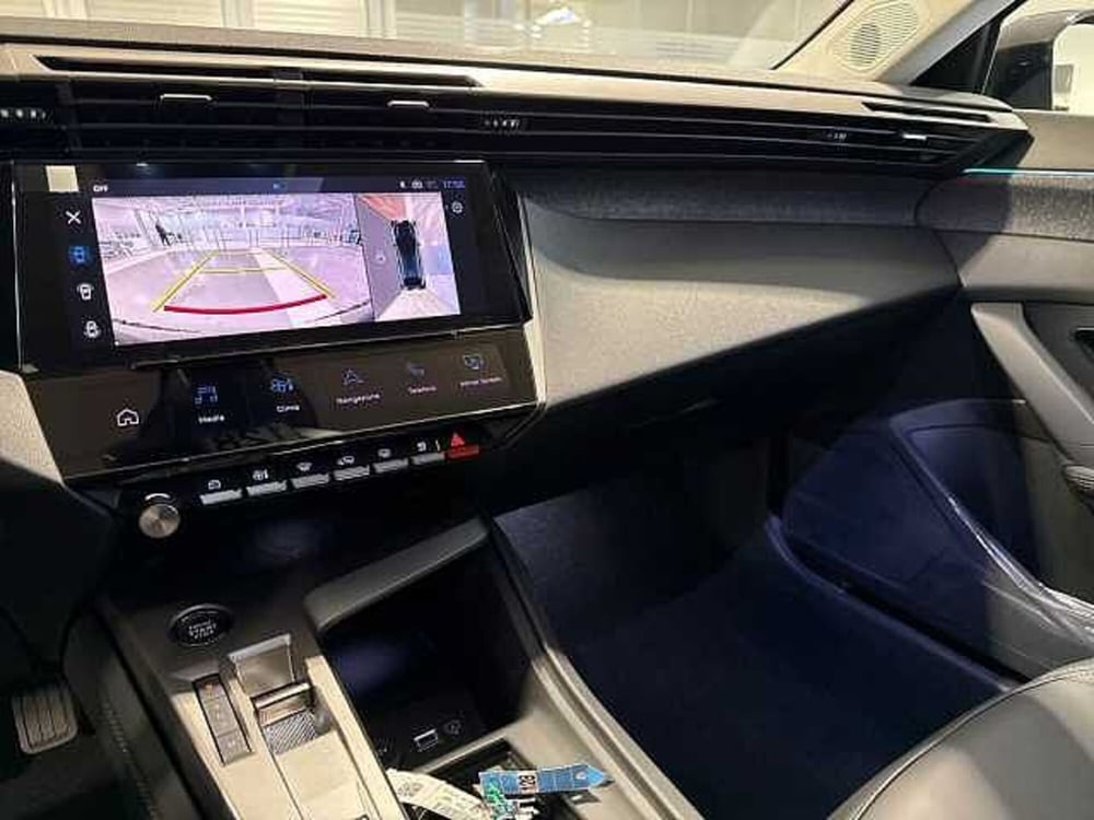 Peugeot 408 nuova a Napoli (18)