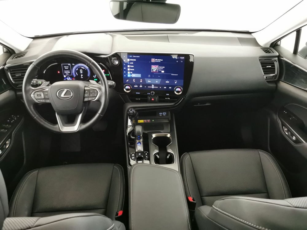 Lexus NX usata a Chieti (9)