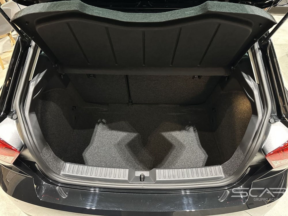 SEAT Ibiza nuova a Livorno (9)