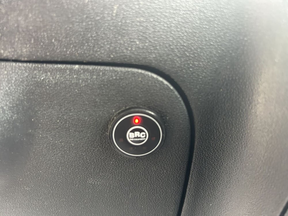 Hyundai i10 usata a La Spezia (12)