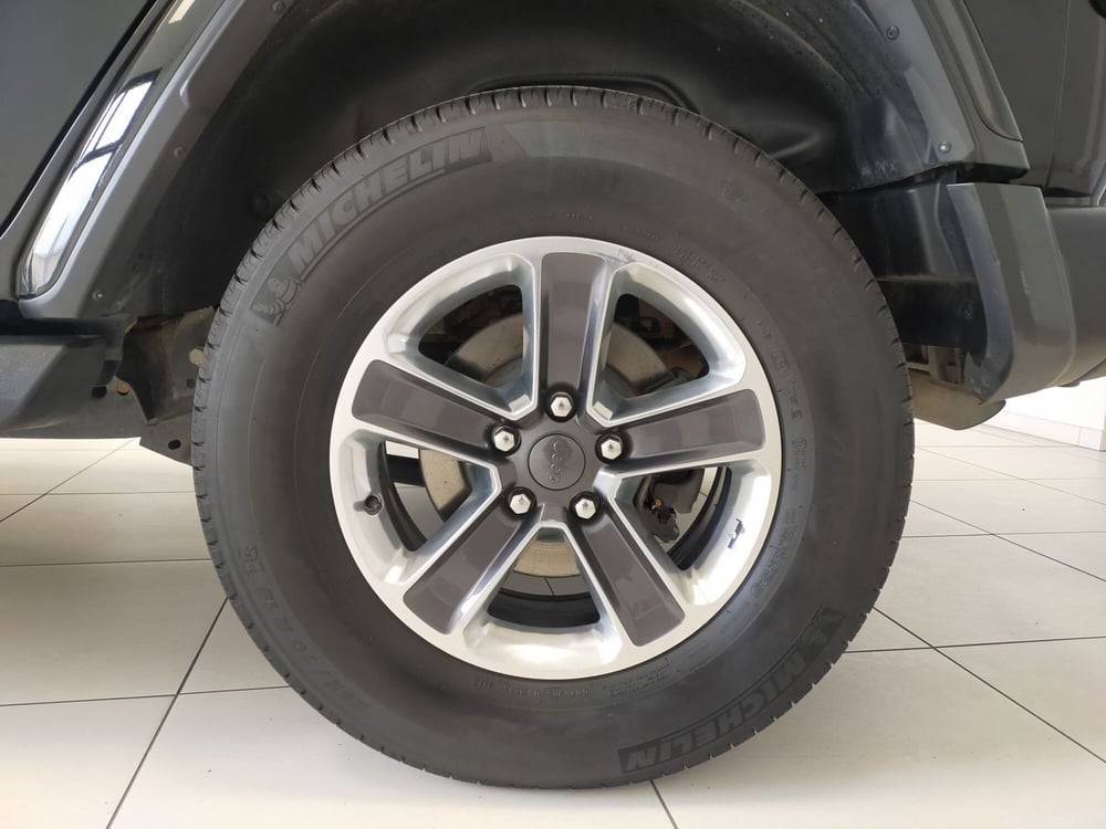 Jeep Wrangler Unlimited usata a Reggio Emilia (11)