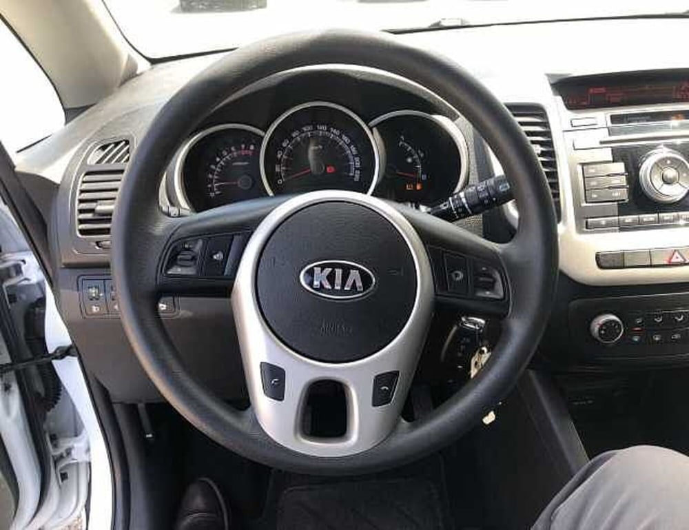 Kia Venga usata a Lucca (11)
