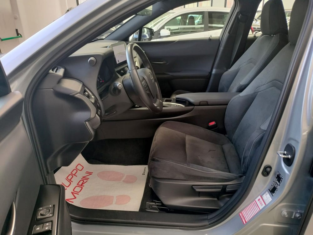 Lexus UX usata a Modena (10)
