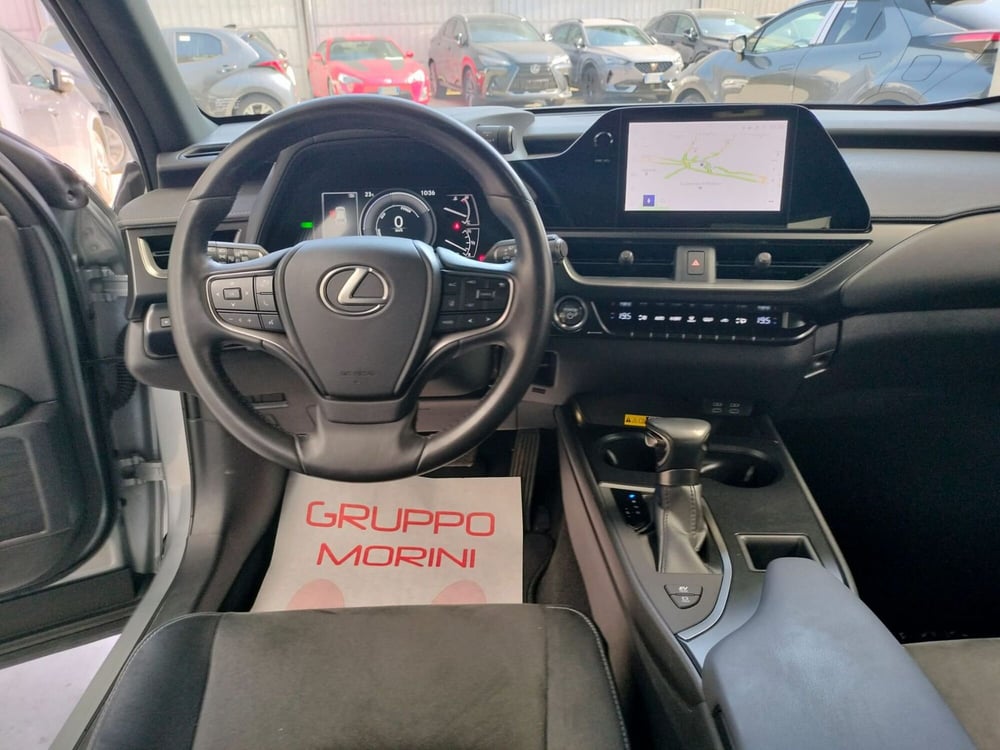 Lexus UX usata a Modena (11)
