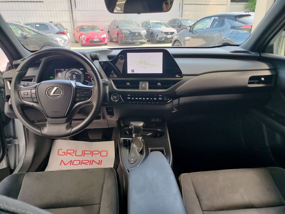 Lexus UX usata a Modena (12)