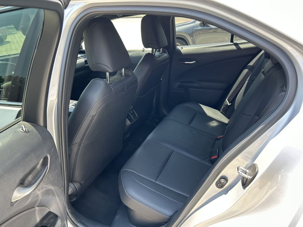 Lexus UX usata a Bologna (11)