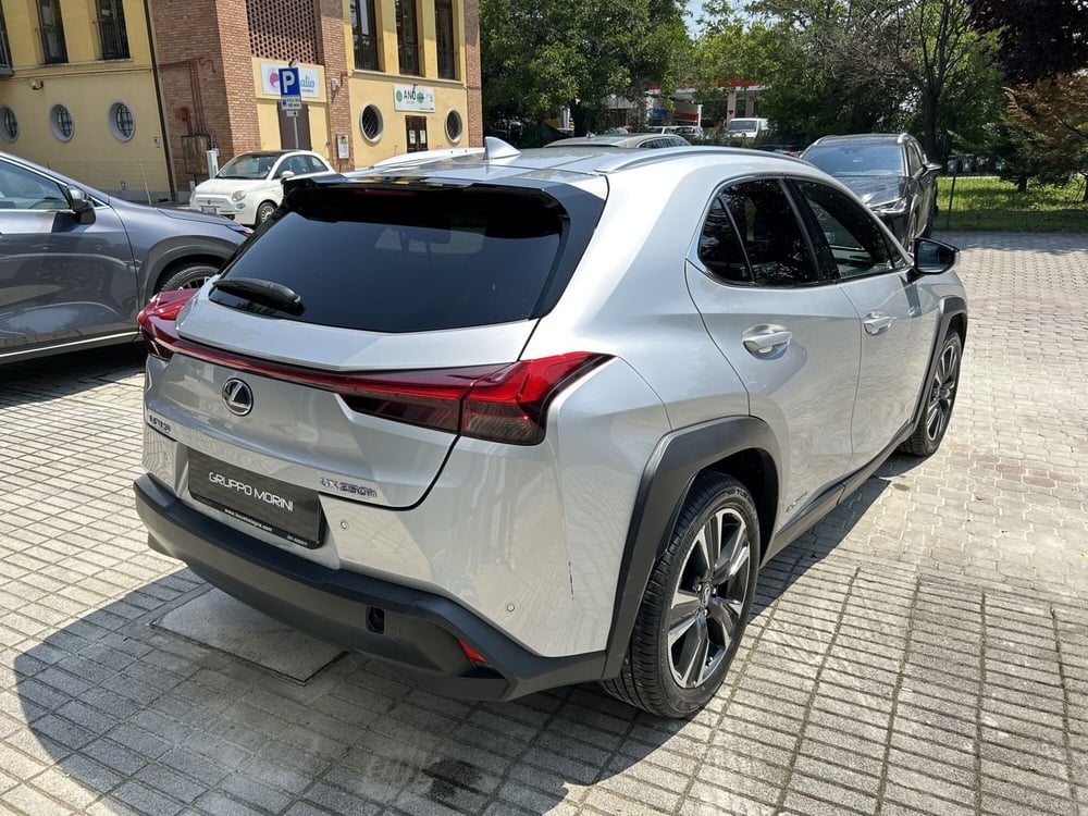 Lexus UX usata a Bologna (6)