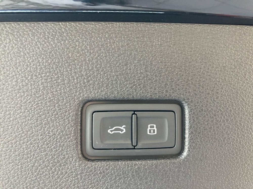 Audi RS Q8 usata a Bologna (20)